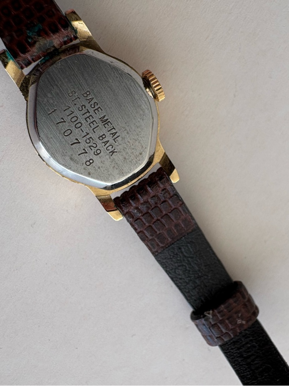 Vintage Seiko Gold and Brown Ladies Watch - Small Face - Picture 7 of 14